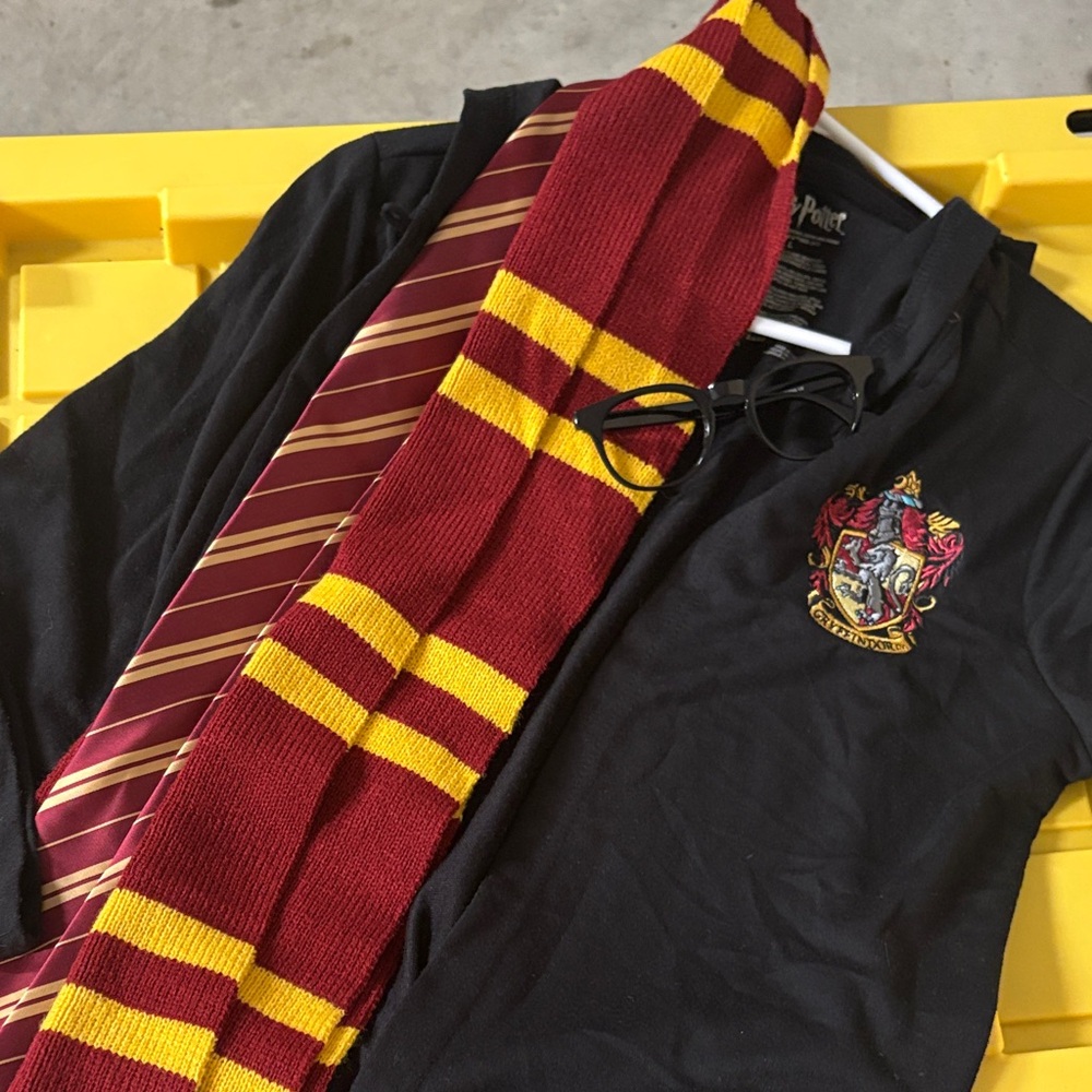 Gryffindor Scarf and Tie Set